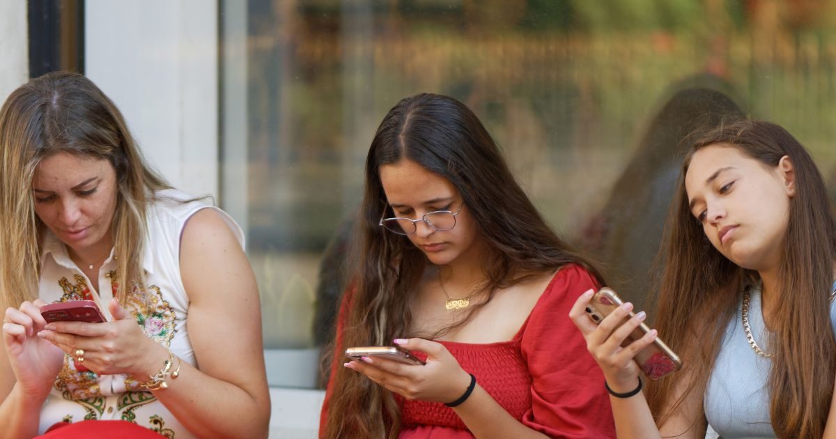 रूस में ब्‍लॉक हुआ वॉट्सऐप, 10 करोड़ यूजर्स को मिला देसी ऐप, इस मैसेजिंग ऐप पर रोक लगाने वाला पहला देश